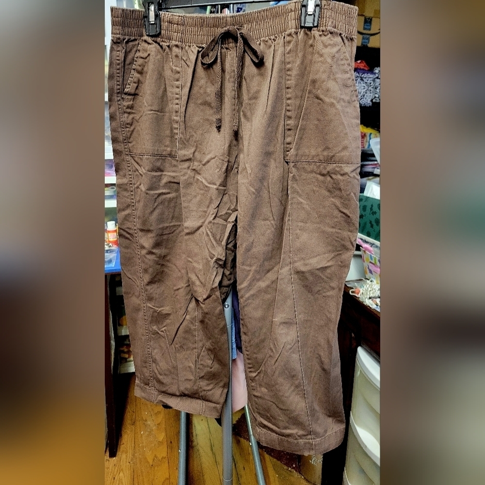 Rebecca Malone Petite PXL 20" Inseam Chocolate Brown Capri Elastic 35" Waist Bin